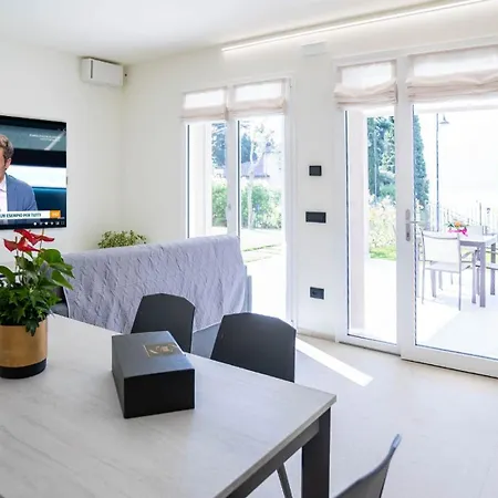 Benaco Apartment *