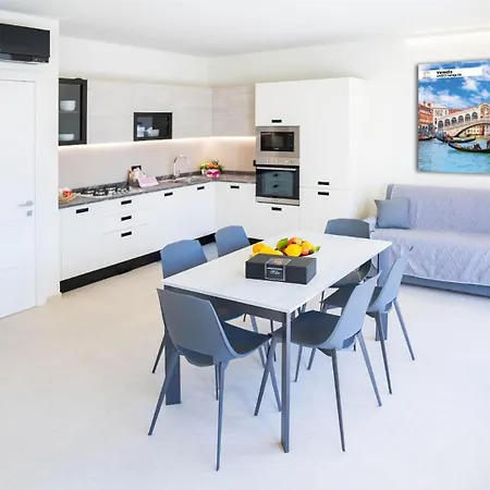 Benaco Apartment